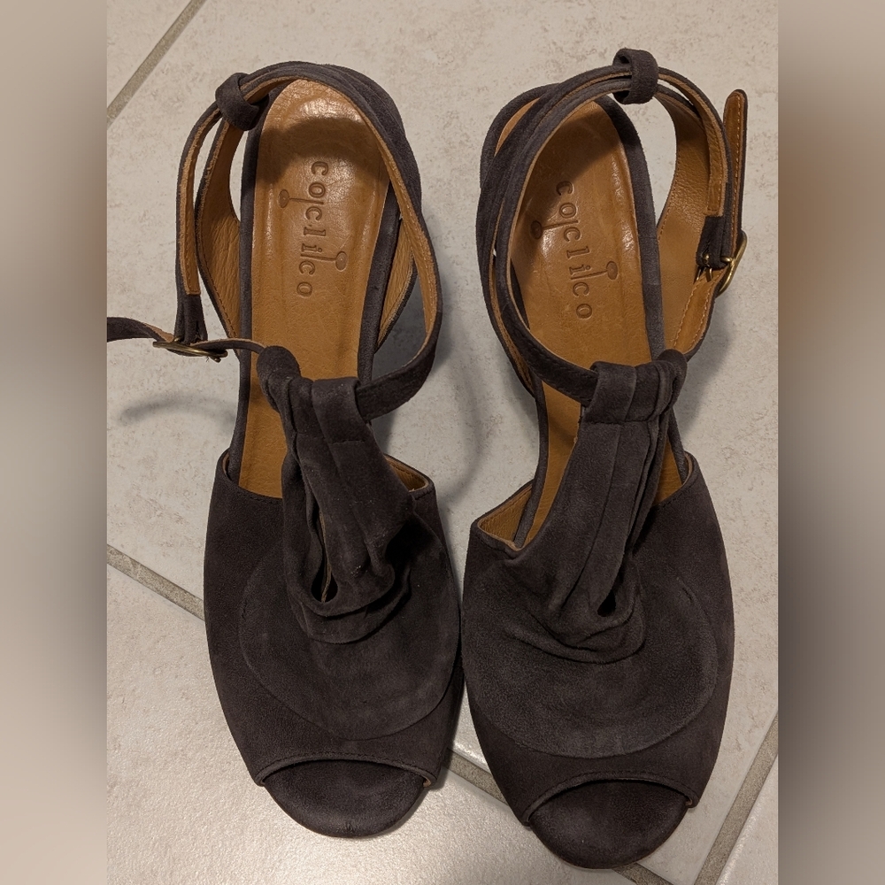 Coclico Women's Dark Suede Heels